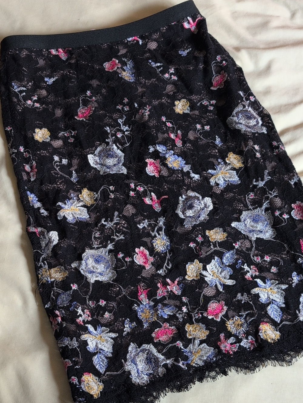 BCBGMaxAzria Lace pencil Skirt